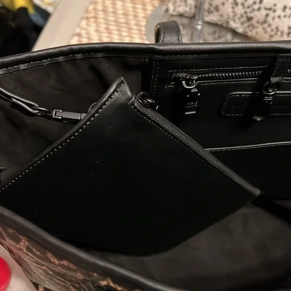 Steve Madden Tote - Picture 6 of 11